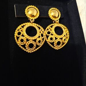 90s Vintage Avon Large Gold Tone Clip On Earrings